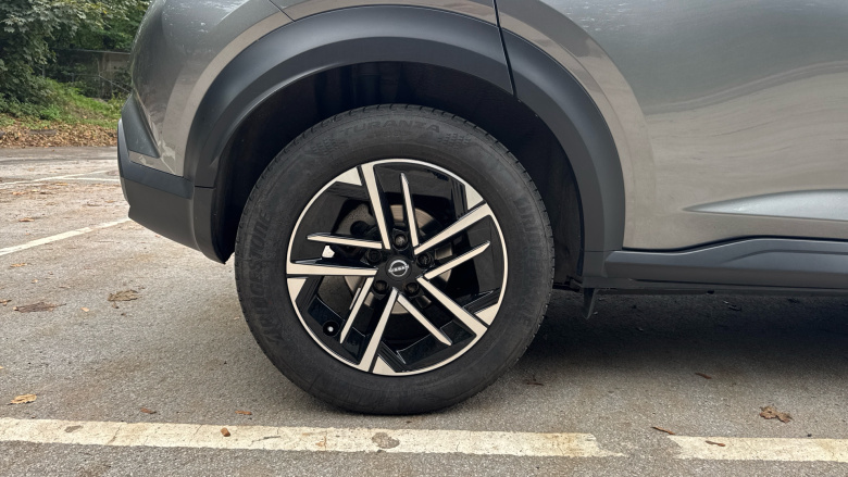 Nissan Juke 1.0 DiG-T N-Connecta 5dr Petrol Hatchback